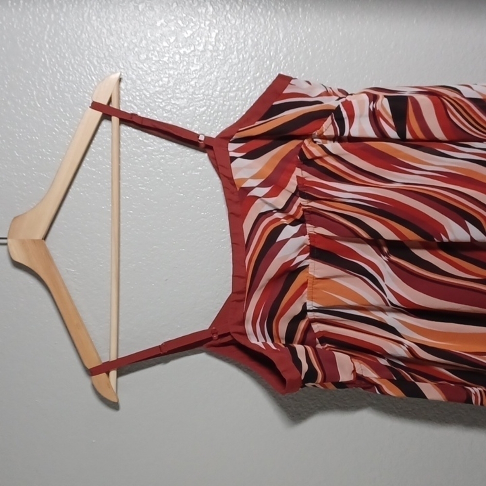 ELLE Red Flowy Top - Picture 7 of 9